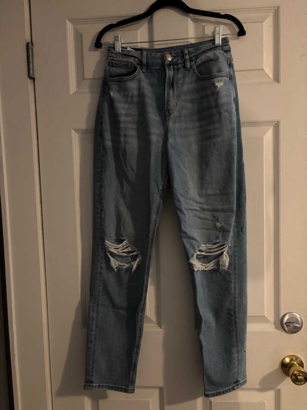 American Eagle Outfitters Light Blue Distressed Boyfriend Jeans